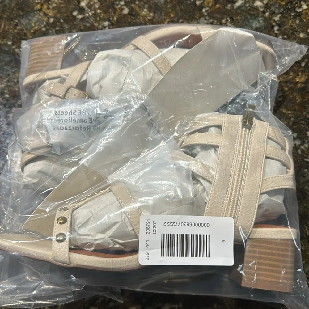 Paisley Block Heels with Studs and Buckles - Picture 4 of 4